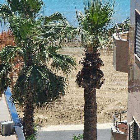 Bral Apartment 5 - Beachfront Durres Exterior photo